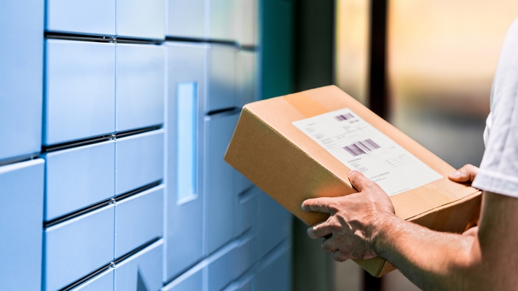 Shein και Temu στο στόχαστρο της ΕΕ - Σχεδιάζει την επιβολή δασμών επί των μικρών πακέτων που εισάγονται στην Ευρώπη