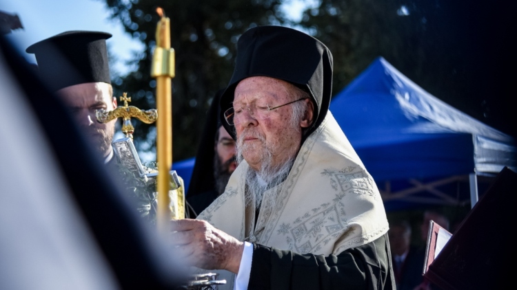 Ο «ανθρωποθεός» καταστρέφει τη Γη, λέει ο πατριάρχης Βαρθολομαίος για την κλιματική αλλαγή