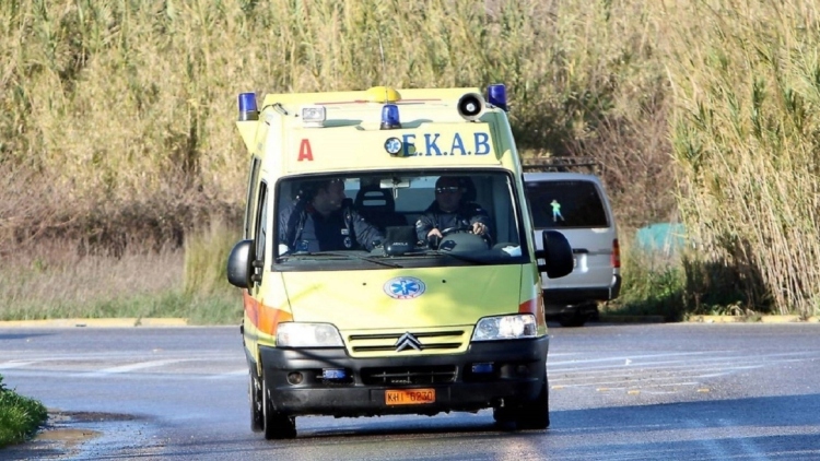 Ημαθία: Ένας νεκρός και δύο τραυματίες μετά από μετωπική σύγκρουση δύο ΙΧ