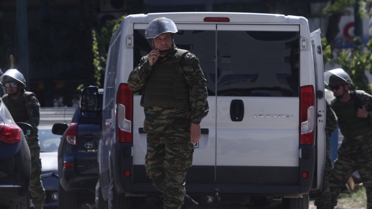 Χαλάνδρι: Ελεγχόμενη έκρηξη για δύο ύποπτες σακούλες έξω από το προξενείο της Ρωσίας