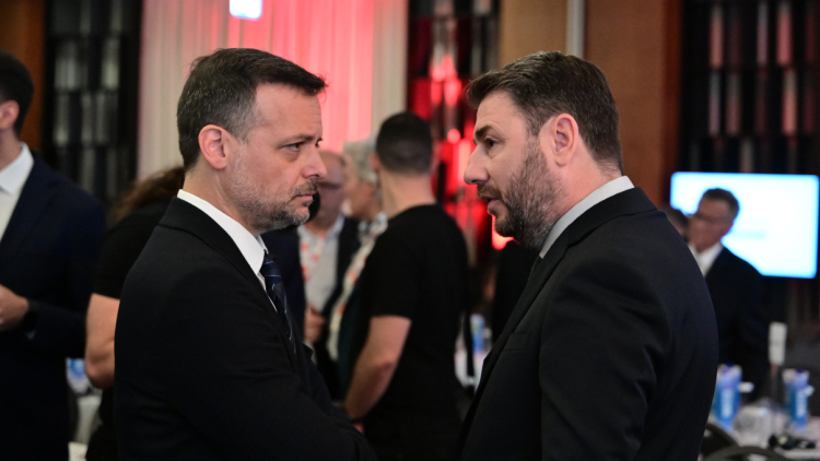 Φωτιές στο ΠΑΣΟΚ μετά το σενάριο Δούκα για διάλογο και συνεργασία με Τσίπρα, κρίσιμο το Πολιτικό Συμβούλιο της Τετάρτης
