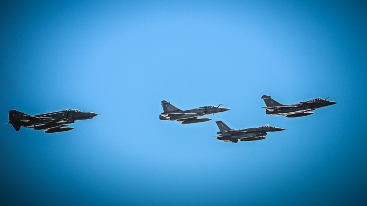 Γιατί πέταξαν μαχητικά αεροσκάφη πάνω από τη Θεσσαλονίκη
