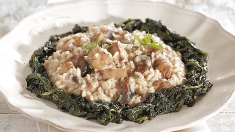 Ριζότο με κάστανα, μανιτάρια και σοταρισμένο σπανάκι