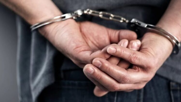 Συνελήφθησαν δύο άτομα για διακίνηση ναρκωτικών στον Κορυδαλλό, κίχαν κάμερες και «οχυρό» στην είσοδο
