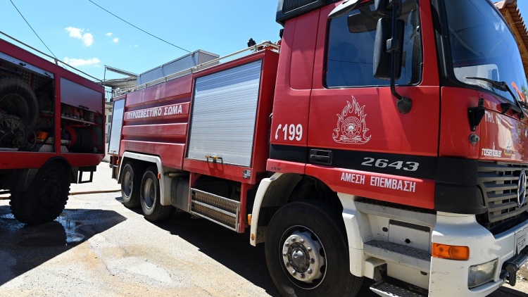 Τέθηκε άμεσα υπό μερικό έλεγχο φωτιά σε διαμέρισμα στη Νέα Σμύρνη, απεγκλωβίστηκε ένα άτομο 