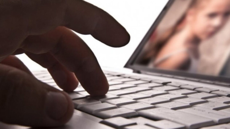 Κάθειρξη έξι ετών σε 20χρονο για υλικό παιδικής πορνογραφίας