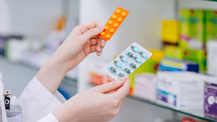 Φάρμακα Υψηλού Κόστους από τα φαρμακεία: Ξεκινά η δωρεάν διάθεσή τους, τι πρέπει να κάνουν οι ασφαλισμένοι