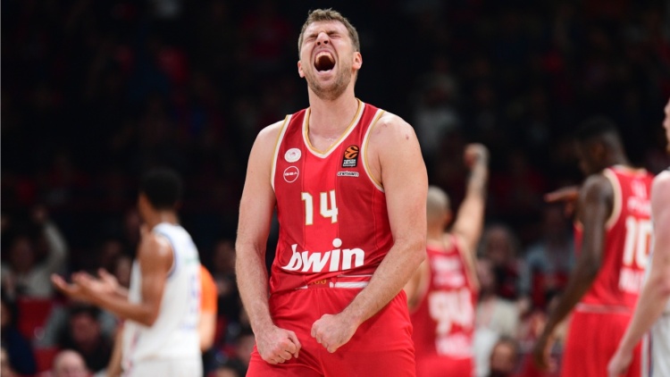 Βεζένκοβ για το βραβείο του MVP: «Πιστεύω ότι άξιζα το βραβείο, αλλά σημασία έχει η ομάδα», δείτε βίντεο