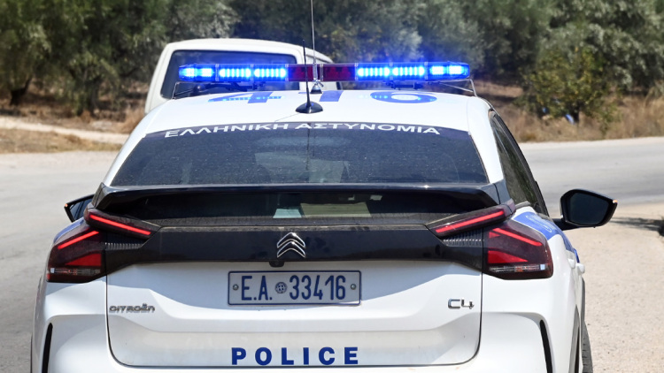 Απατεώνας χτύπησε αστυνομικό στη Λάρισα κατά τη σύλληψη του