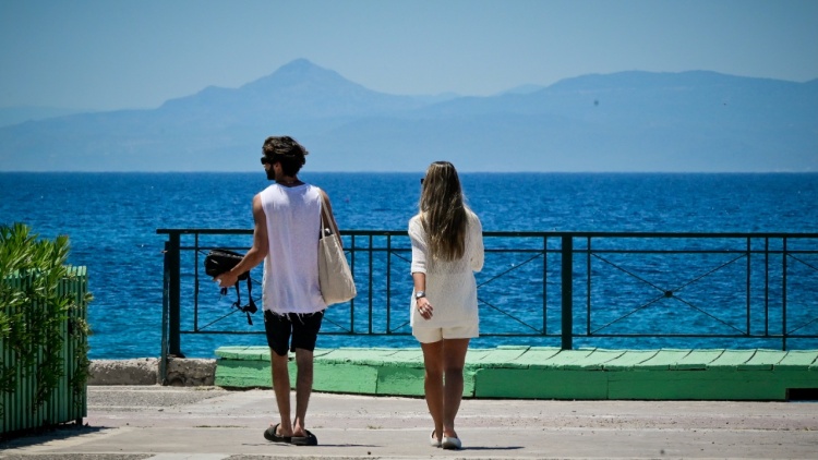 Καιρός: Εξασθενούν τα μελτέμια, ανεβαίνει η θερμοκρασία, πού υπάρχει υψηλός κίνδυνος πυρκαγιάς