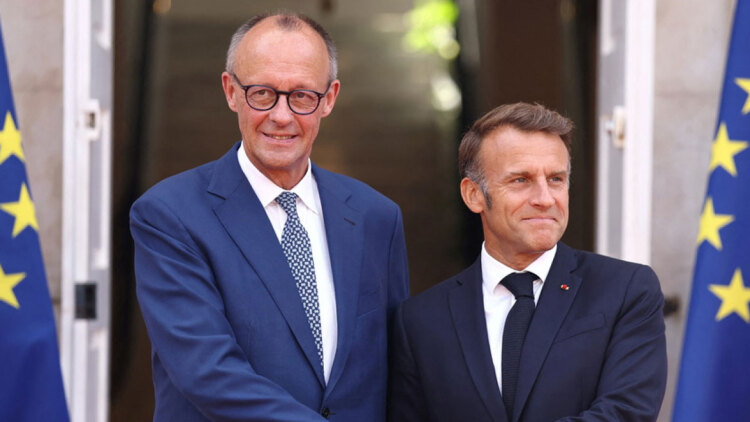 Επιφυλακτικό το Βερολίνο με το «εμπορικό μπαζούκα» που ζήτησε ο Μακρόν κατά των δασμών του Τραμπ