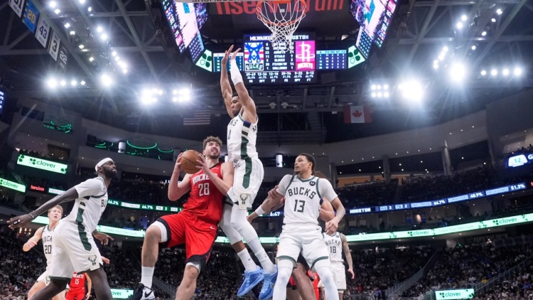 Σενγκούν και Ντουράντ καθάρισαν τους Μπακς παρά τους 37 πόντους του Γιάννη - Δείτε βίντεο