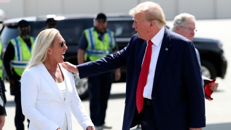 Ο Τραμπ αποκήρυξε τη βουλευτή Μάρτζορι Τέιλορ Γκριν: «Το μόνο που βλέπω να κάνει η τρελή είναι παράπονα» 