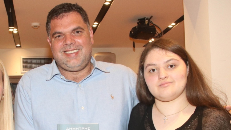 Δημήτρης Παπανικολάου για την κόρη του: Μας είχαν πει ότι μπορεί να μη μιλούσε ποτέ κανονικά και σήμερα μιλάει τρεις γλώσσες