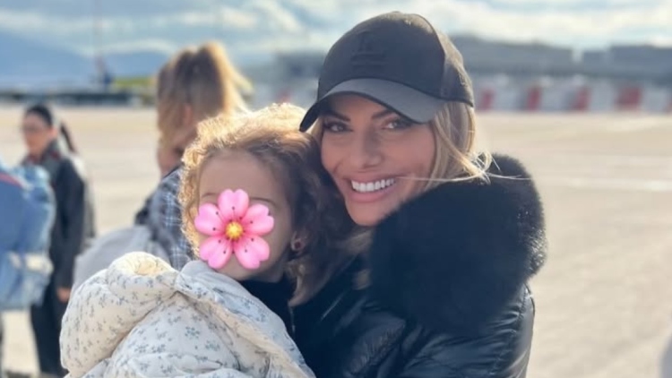 Στην Κρήτη για την Πρωτοχρονιά με την κόρη της η Ιωάννα Μαλέσκου: Στις ρίζες μου, γράφει
