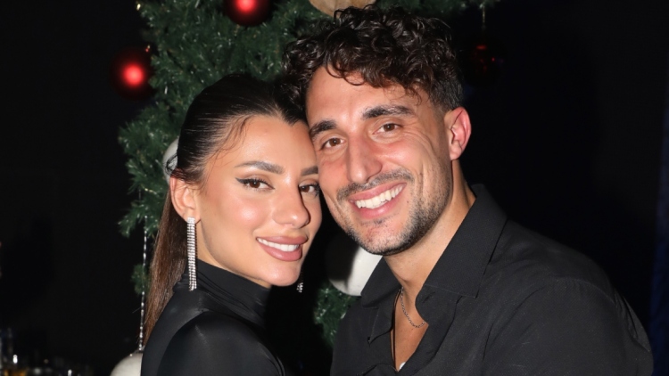 Η Μαριαλένα Ρουμελιώτη και ο Σάκης Κατσούλης θα γίνουν για πρώτη φορά γονείς