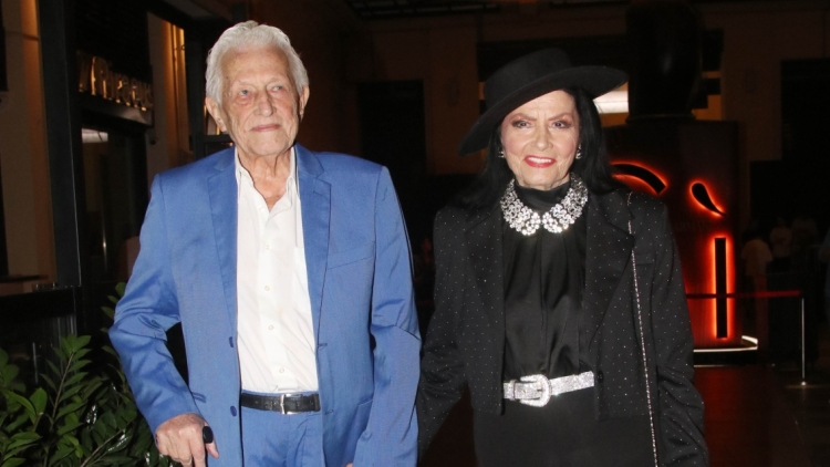 Παραμένει στο νοσοκομείο η Ζωζώ Σαπουντζάκη: Ο σύντροφός της είναι και αυτός κλινήρης και δεν μπορεί να την επισκεφτεί