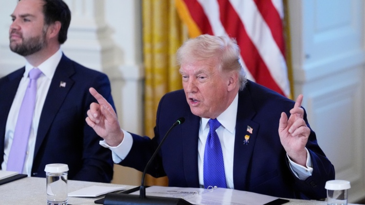 Τραμπ: Οι ΗΠΑ πρέπει να κατέχουν τη Γροιλανδία για να αποτρέψουν τη Ρωσία και την Κίνα από το να την καταλάβουν 