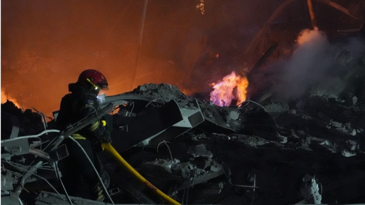 Δύο νεκροί σε πλήγμα στο Χάρκοβο, συναγερμός για πυραυλικά πλήγματα της Ρωσίας στο Κίεβο 
