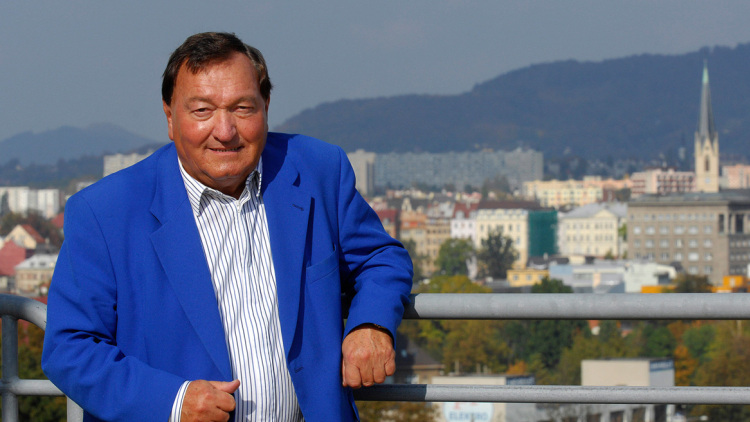 Ο Έριχ φον Ντένικεν πίστευε ότι οι εξωγήινοι έχτισαν τις πυραμίδες: Ποιος ήταν ο συγγραφέας που πέθανε στα 90 του, υποστηρίζοντας ότι «η αλήθεια είναι εκεί έξω»