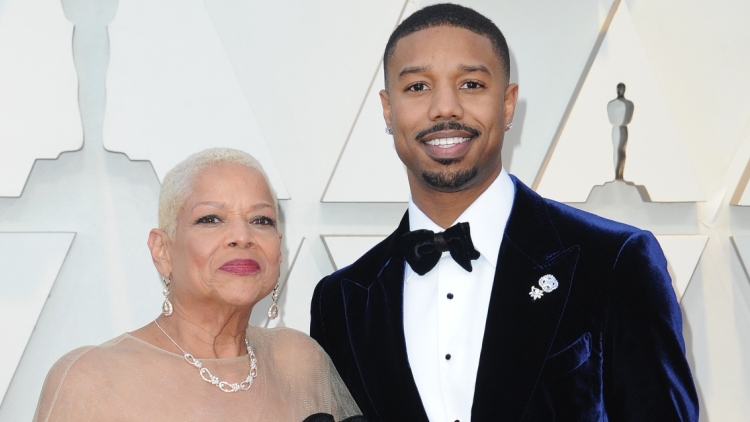 Ο Μάικλ Μπι Τζόρνταν τηλεφώνησε πρώτα στη μαμά του μετά το ρεκόρ του «Sinners» στα Όσκαρ