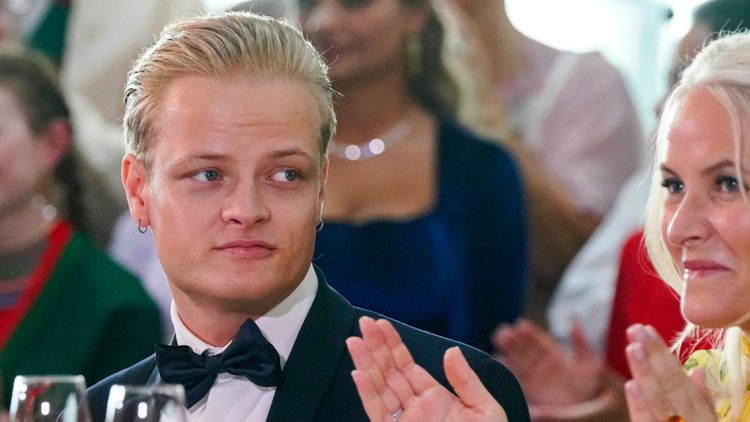 Νορβηγία: Μόνος στο δικαστήριο με βαριές κατηγορίες ο γιος της πριγκίπισσας Μέτε-Μάριτ