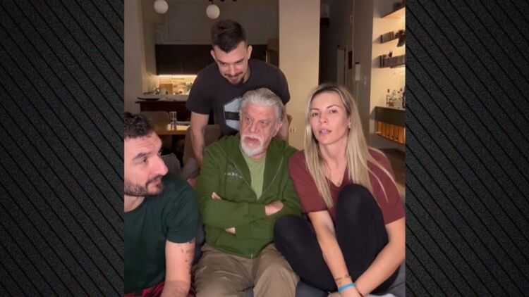 Το χιουμοριστικό βίντεο με τον Γιάννη Βούρο και τα παιδιά του: Προσπαθώντας να του μάθουν τις λέξεις της Gen Z