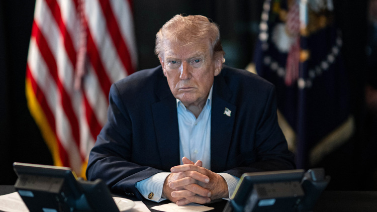 Το Ιράν εξαντλεί τα όπλα του, λέει ο Τραμπ και δηλώνει ανοιχτός σε συνεργασία