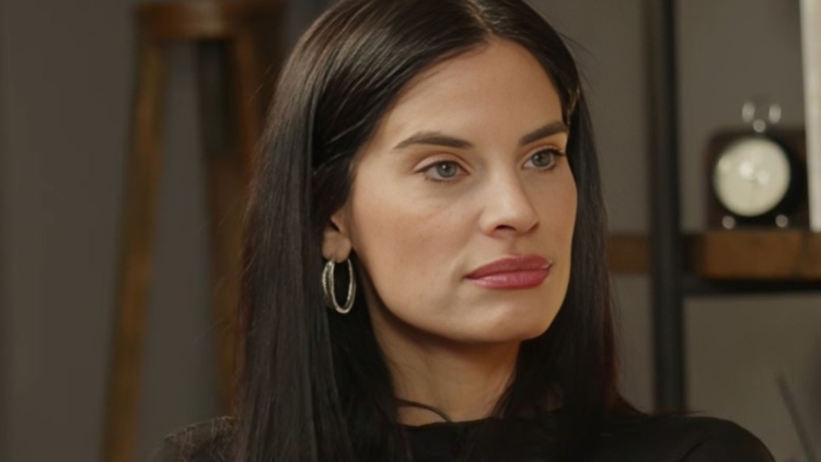 Χριστίνα Μπόμπα για τη δημοσιότητα: Έπρεπε να αντιμετωπίσω το «είναι η γυναίκα του Σάκη» και να βρω ποια είμαι επαγγελματικά