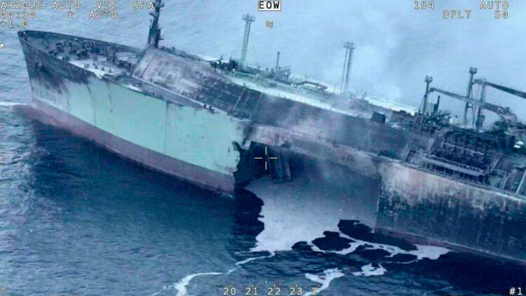 Άνοιξε στα δύο δεξαμενόπλοιο που μετέφερε LNG στη Μεσόγειο, η Ρωσία κατηγορεί την Ουκρανία για επίθεση με drone
