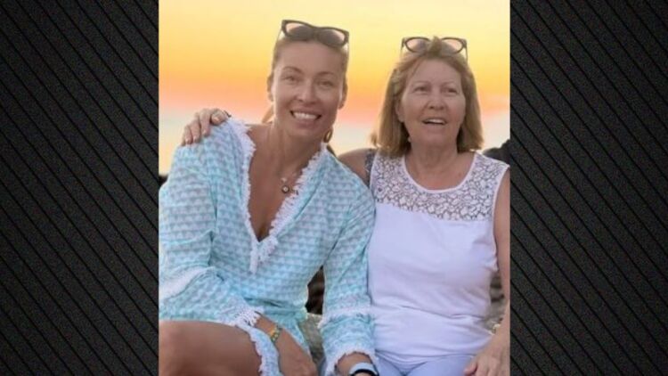 Μαριέττα Χρουσαλά: Οι δημόσιες ευχές στη μητέρα της για τα γενέθλιά της και το κοινό στιγμιότυπο στο ηλιοβασίλεμα