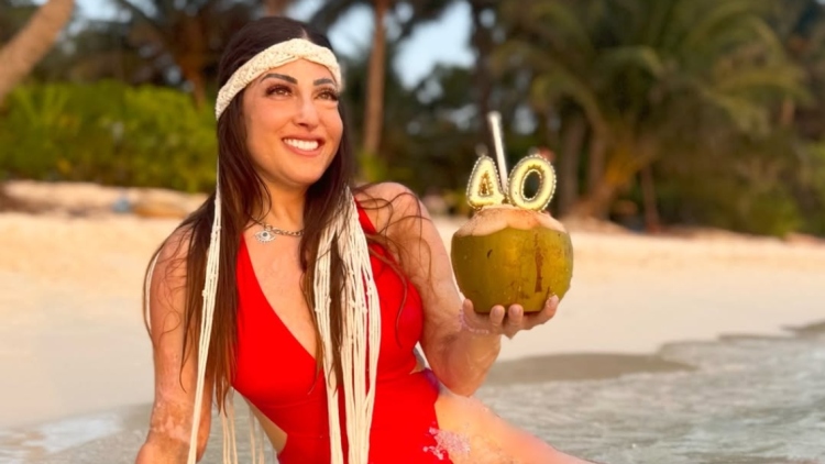 Η Ιωάννα Παλιοσπύρου γιόρτασε τα 40ά γενέθλιά της στις Μαλδίβες: Μια συναρπαστική δεκαετία ξεκινά, γράφει
