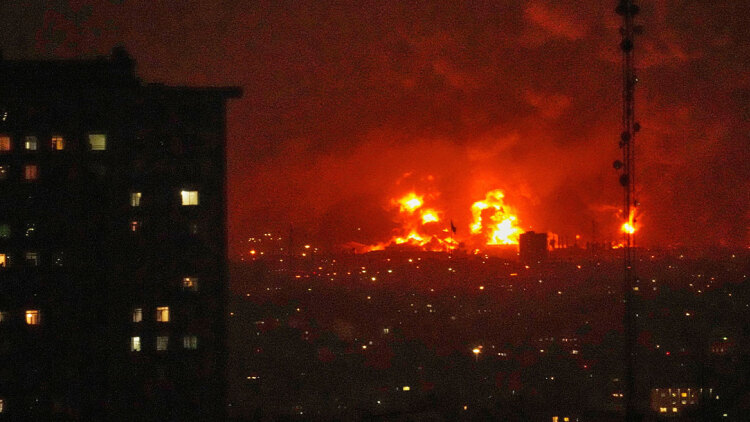 Ομοβροντία πυραύλων του Ιράν εναντίον του Ισραήλ, ισχυρές εκρήξεις στη Ντόχα, συγκρούσεις Χεζμπολάχ - Ισραηλινών καταδρομέων στον Λίβανο