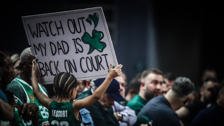 Ματίας Λεσόρ: Το συγκινητικό μήνυμα του γιου του για την επιστροφή του στη δράση, δείτε βίντεο