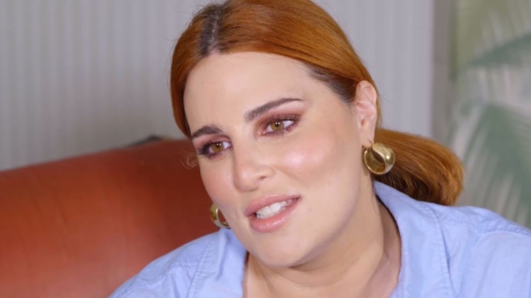 Εβελίνα Νικόλιζα: Είχα θυμό προς τη μητέρα μου γιατί έλειπε πολύ όταν ήμουν μικρή