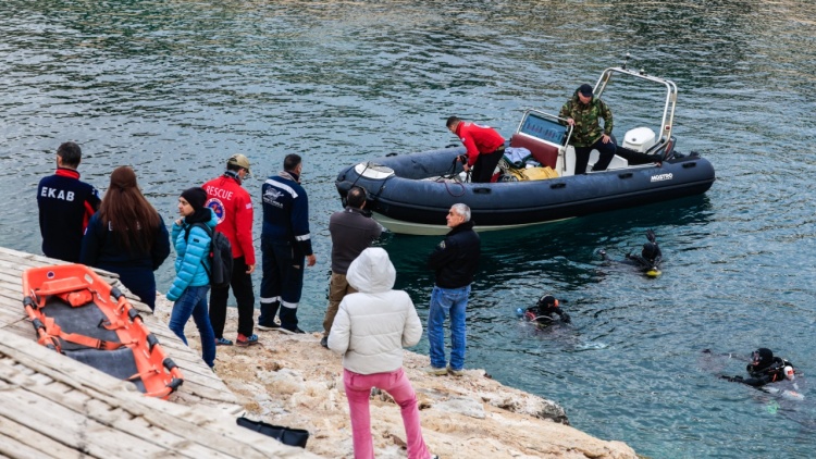 Πηγάδι του Διαβόλου: Τα τρία σενάρια για την τραγωδία με τον 34χρονο δύτη στη Βουλιαγμένη