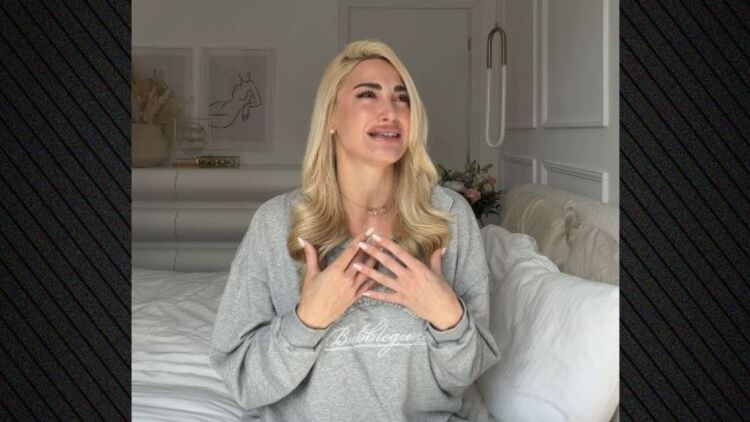 Ξέσπασε σε κλάματα η Τούνη μετά την προβολή του revenge porn στο δικαστήριο: Δεν μπορώ να διανοηθώ το πόσο πόνο έχω περάσει