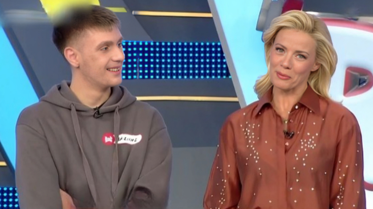 Ρουκ Ζουκ: Ο παίκτης που θέλει να γίνει διάσημος και να «φάει» τη θέση της Ζέτας Μακρυπούλια
