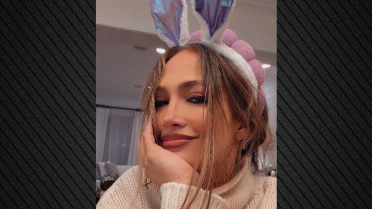 Η Τζένιφερ Λόπεζ ευχήθηκε «καλό Πάσχα» στους θαυμαστές της: Ο Θεός δείχνει ότι όλα τα θαύματα είναι δυνατά, γράφει
