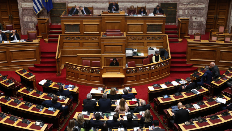 Τι σημαίνει η πρόταση Μητσοτάκη για ασυμβίβαστο υπουργού και βουλευτή, στο τραπέζι και η μείωση βουλευτών