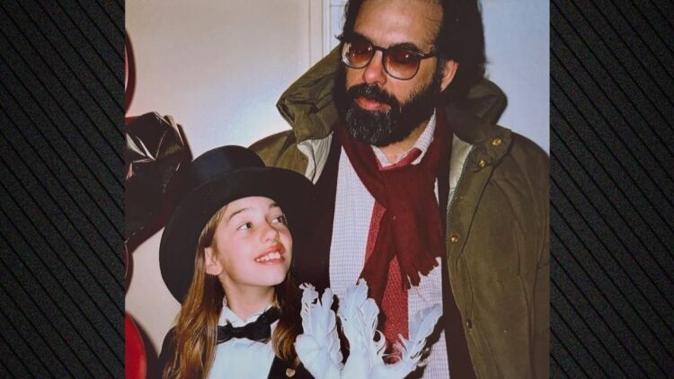 Φράνσις Φορντ Κόπολα: Η κόρη του ευχήθηκε για τα 87α γενέθλιά του με μία φωτογραφία από το παρελθόν
