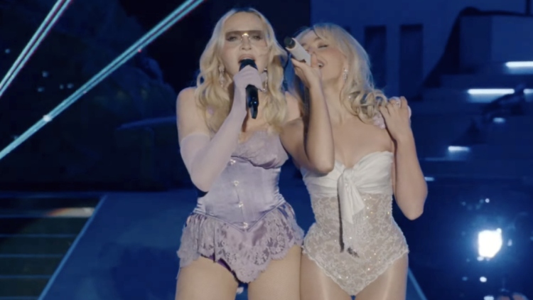 Η Μαντόνα επέστρεψε στο Coachella μετά από 20 χρόνια και τραγούδησε με τη Σαμπρίνα Κάρπεντερ