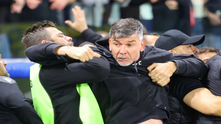 Κύπελλο Κύπρου: Επεισόδια στο Απόλλων – ΑΠΟΕΛ, καταγγελίες Γκαρσία για επίθεση, δείτε βίντεο