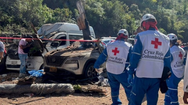 Σε 20 αυξήθηκαν τα θύματα της βομβιστικής επίθεσης σε αυτοκινητόδρομο της Κολομβίας