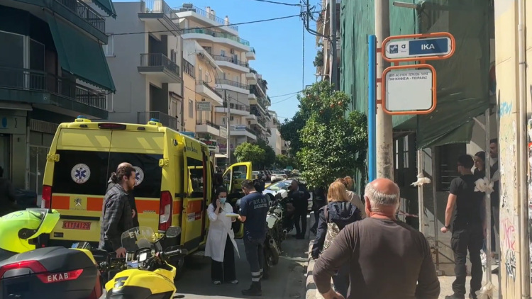 89χρονος εισέβαλε με καραμπίνα και πυροβόλησε στον ΕΦΚΑ στον Κεραμεικό, ένας υπάλληλος τραυματίας