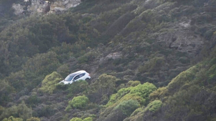 Νέες λεπτομέρειες για το θρίλερ στη Ρόδο: Πώς ο εν διαστάσει σύζυγος προσπάθησε να ρίξει στον γκρεμό μητέρα και παιδί, δόθηκε μάχη στο τιμόνι