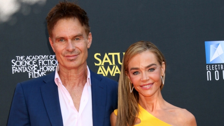 Η Ντενίζ Ρίτσαρντς δεν μπορεί να δει ακόμη τη νέα της ταινία  με τον Πάτρικ Μαλντούν: «Μια μέρα θα το κάνω»

