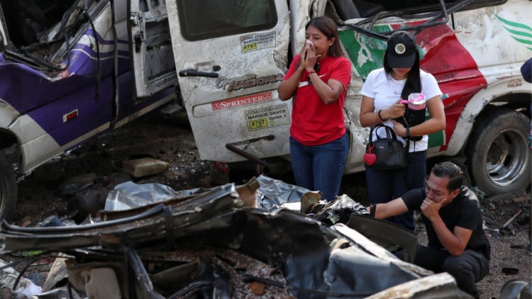  Οι αντάρτες παραδέχονται «λάθος» για τη βομβιστική επίθεση με 21 νεκρούς στην Κολομβία