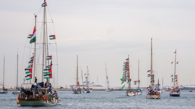 To Ισραήλ αναχαιτίζει στολίσκο ανθρωπιστικής βοήθειας προς τη Γάζα ανοιχτά της Κρήτης, δείτε βίντεο 