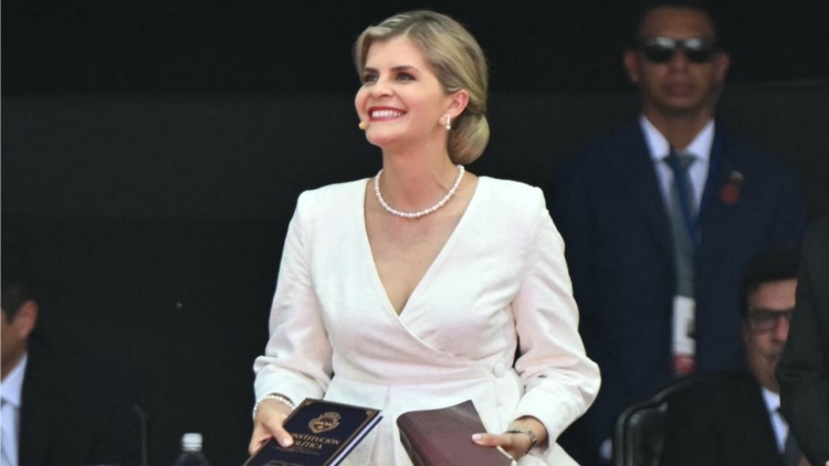 Η Λάουρα Φερνάντες ορκίστηκε νέα πρόεδρος στην Κόστα Ρίκα, με υποσχέσεις για πάταξη των διακινητών ναρκωτικών 